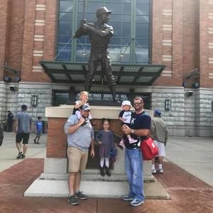 Meet your Posher, Justin